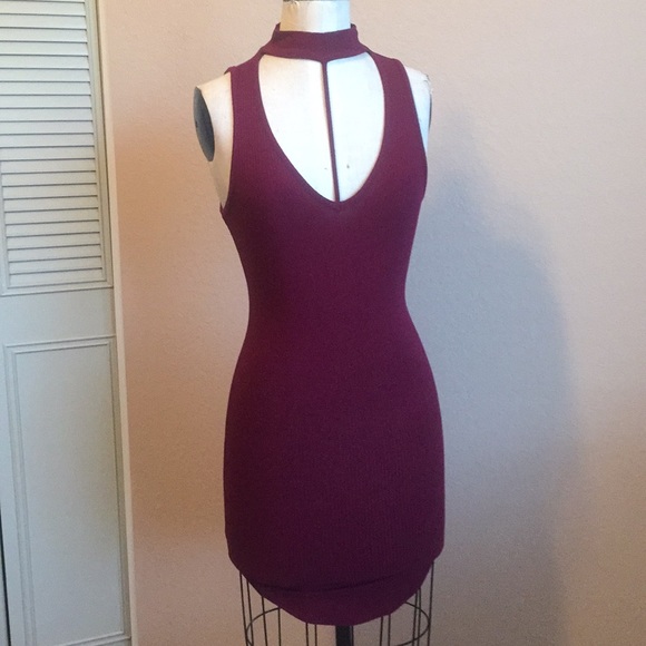 Bozzolo Dresses & Skirts - Burgundy dress Size Small 🌺